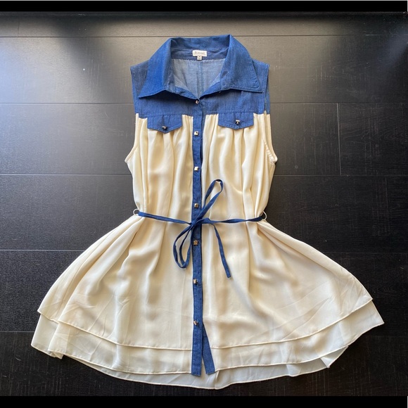 Button down Blouse - Picture 3 of 6